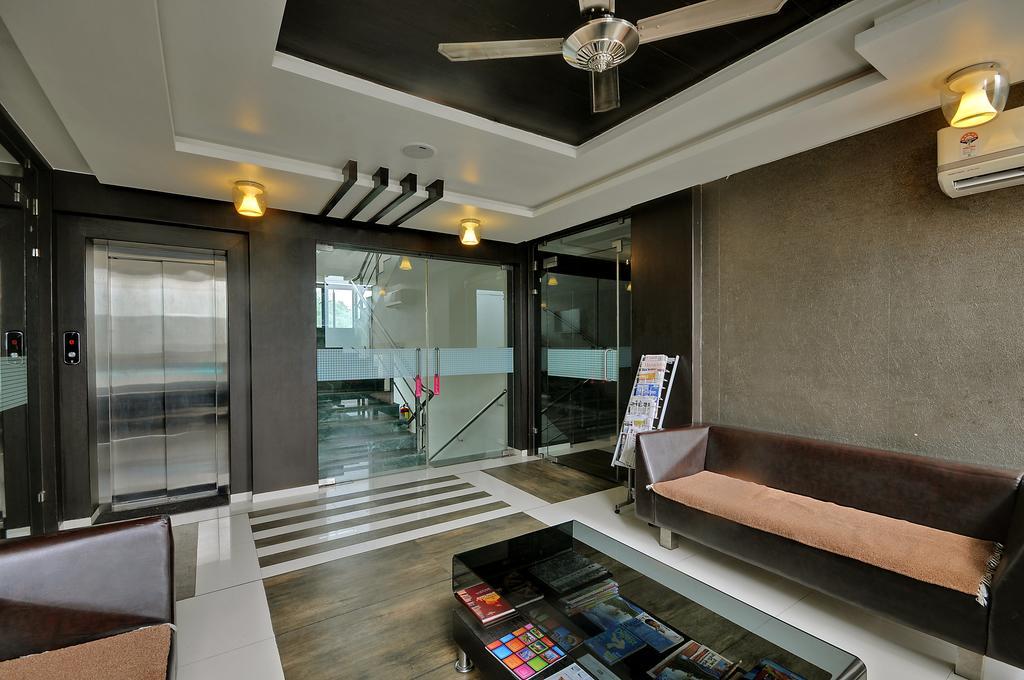 Hotel Magnum Inn Junagadh Bagian luar foto