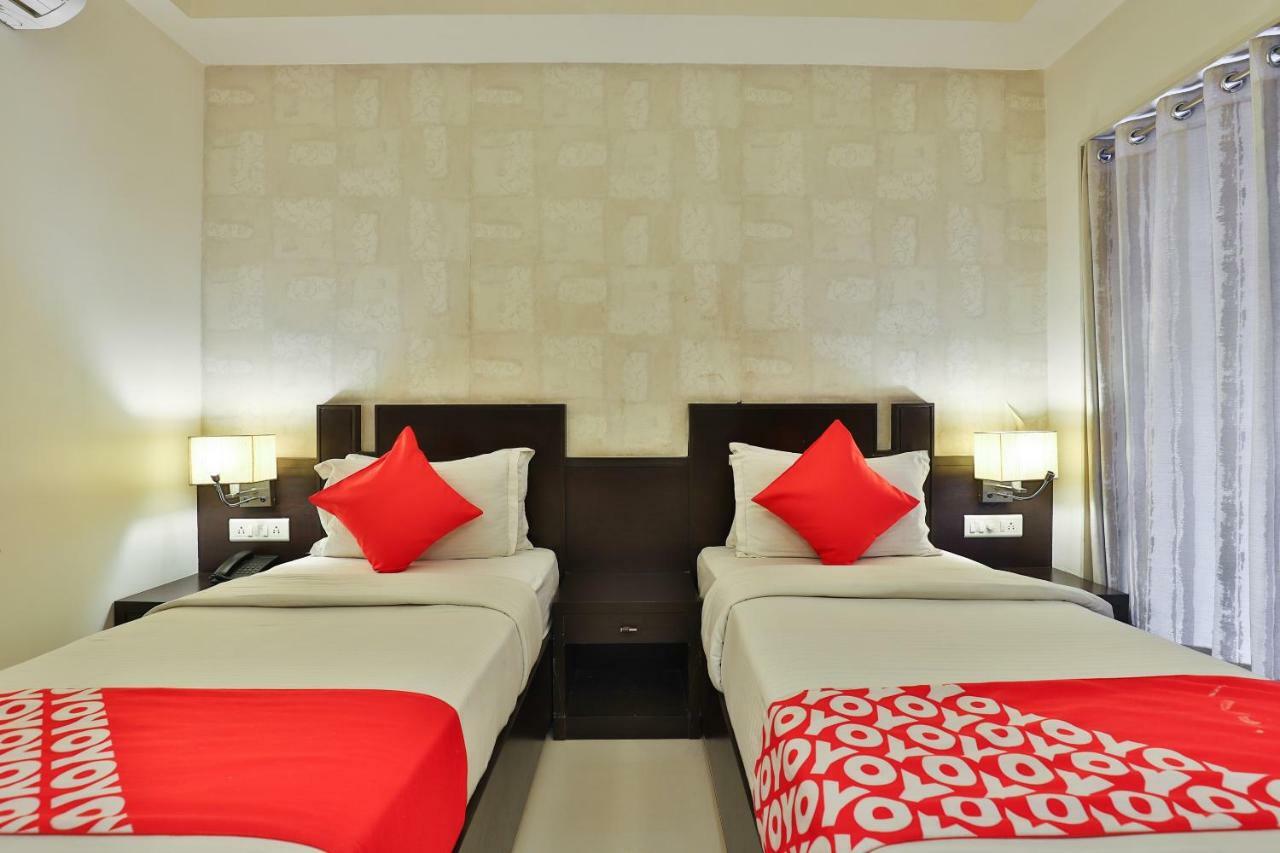 Hotel Magnum Inn Junagadh Bagian luar foto