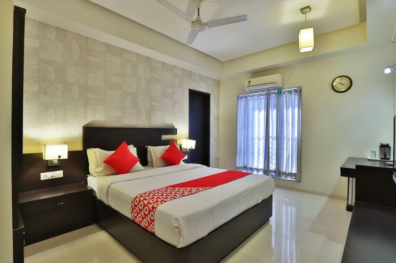 Hotel Magnum Inn Junagadh Bagian luar foto