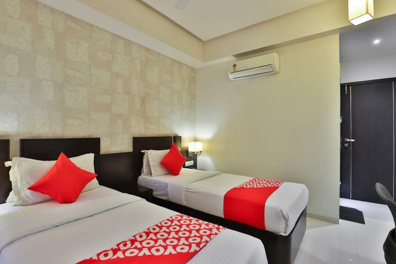 Hotel Magnum Inn Junagadh Bagian luar foto