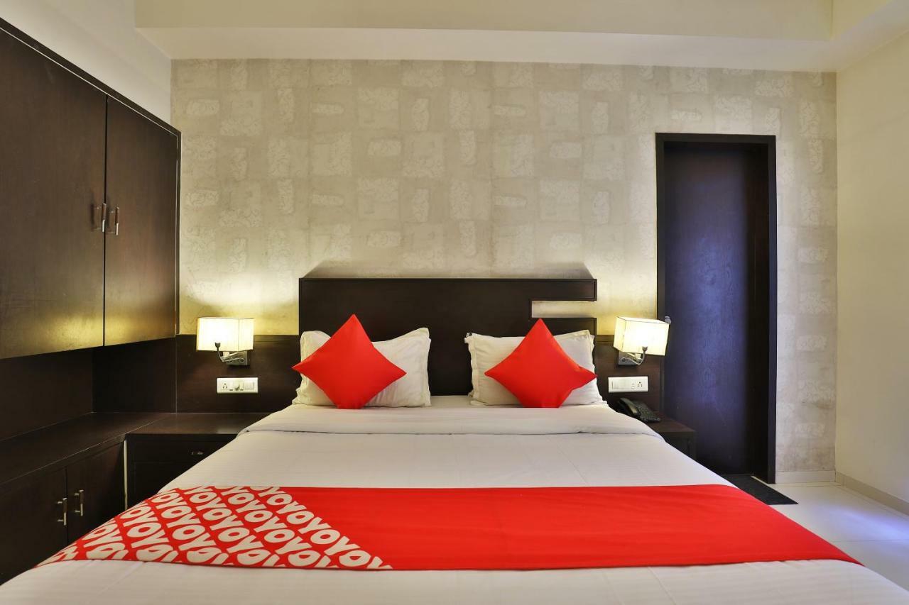 Hotel Magnum Inn Junagadh Bagian luar foto